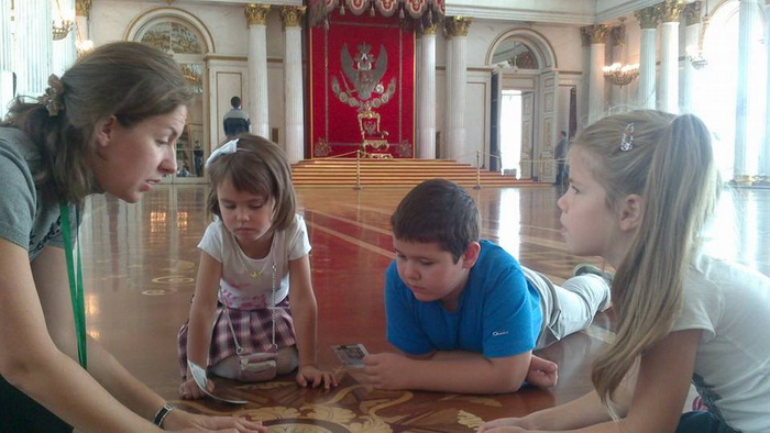 Interactive Hermitage tour for kids - throne hall