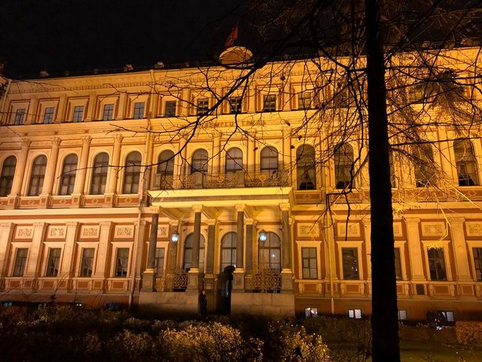 Nikolayevsky Palace - venue of best folk show "Feel Yourself Russian"